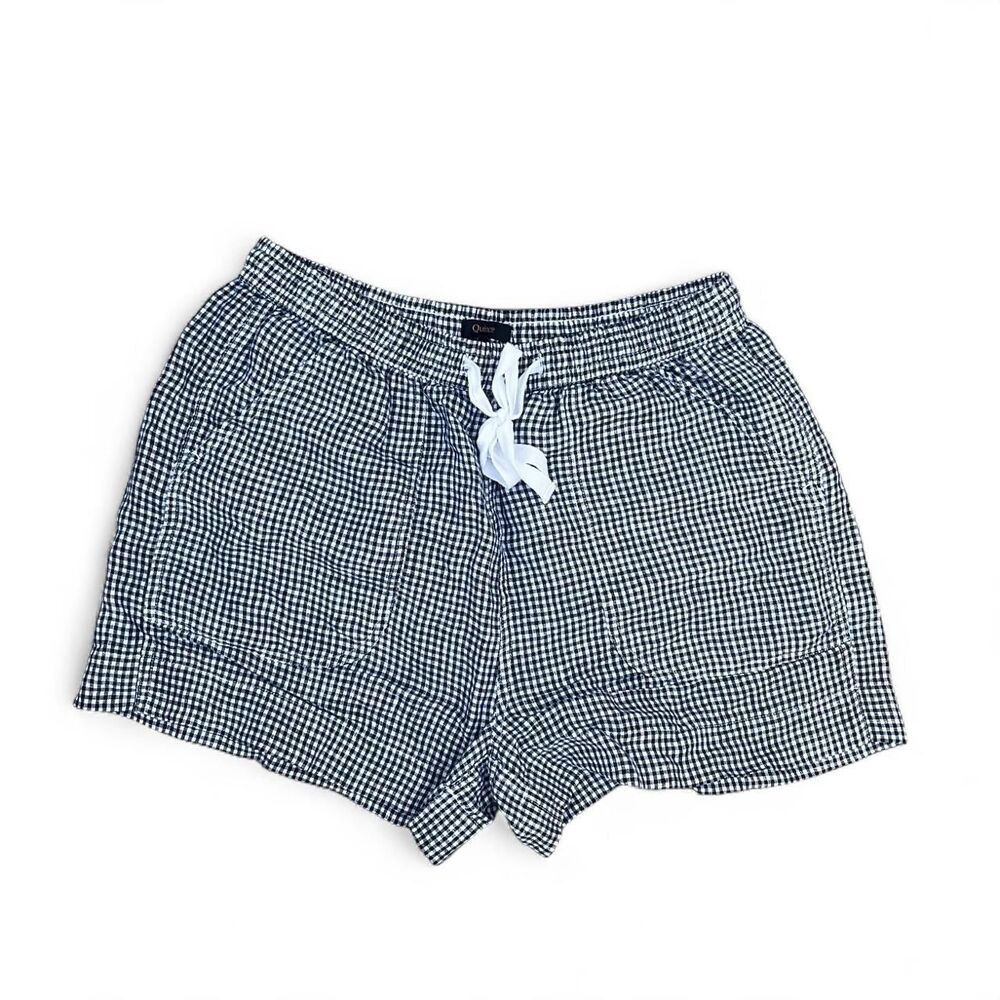 Quince Women's Black and White Shorts